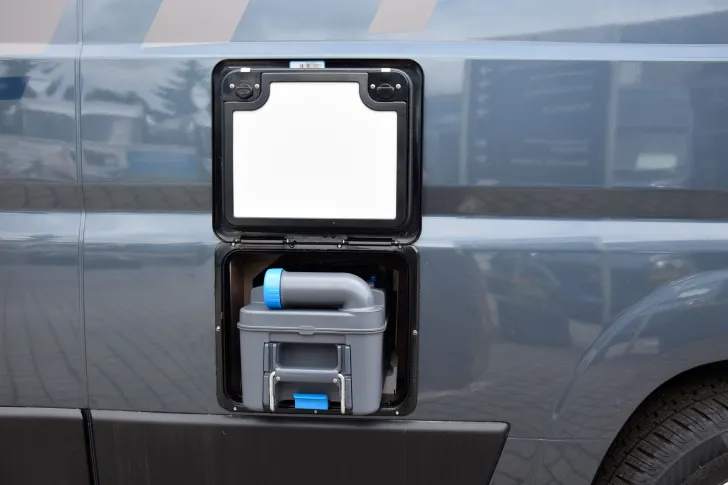 Fahrzeugbild Carado CV600 pro+ *Aufstelldach*Schwenkbad* #38