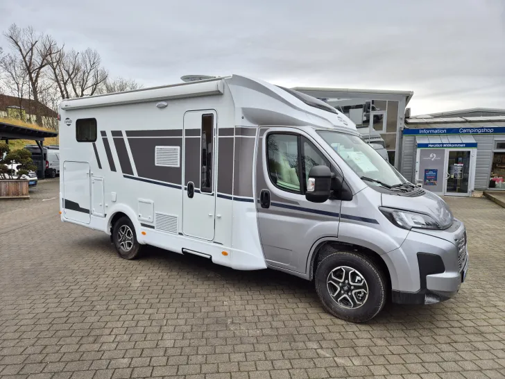 Fahrzeugbild Carado T338 pro+ *Automatik*Hubbett*Fahrradträger* #4