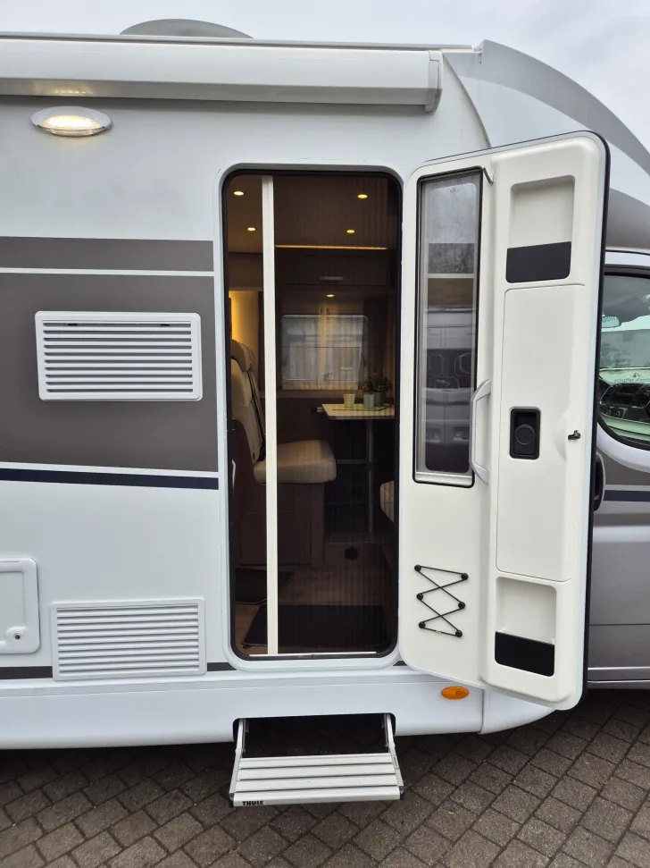 Fahrzeugbild Carado T338 pro+ *Automatik*Hubbett*Fahrradträger* #8