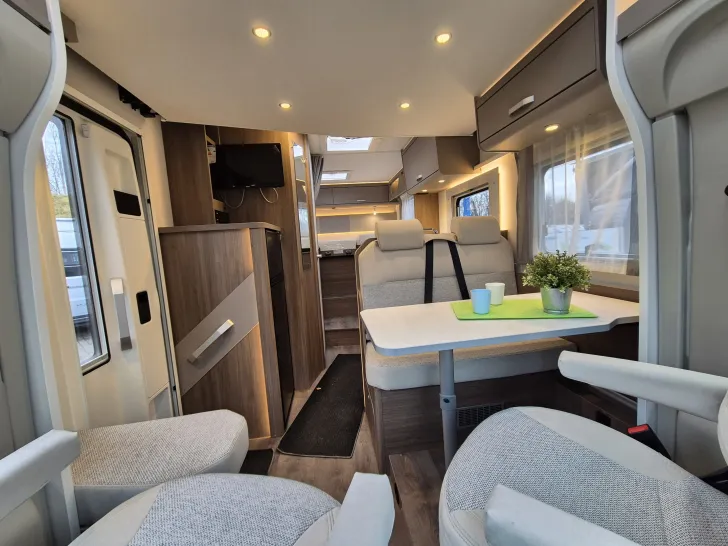 Fahrzeugbild Carado T338 pro+ *Automatik*Hubbett*Fahrradträger* #15