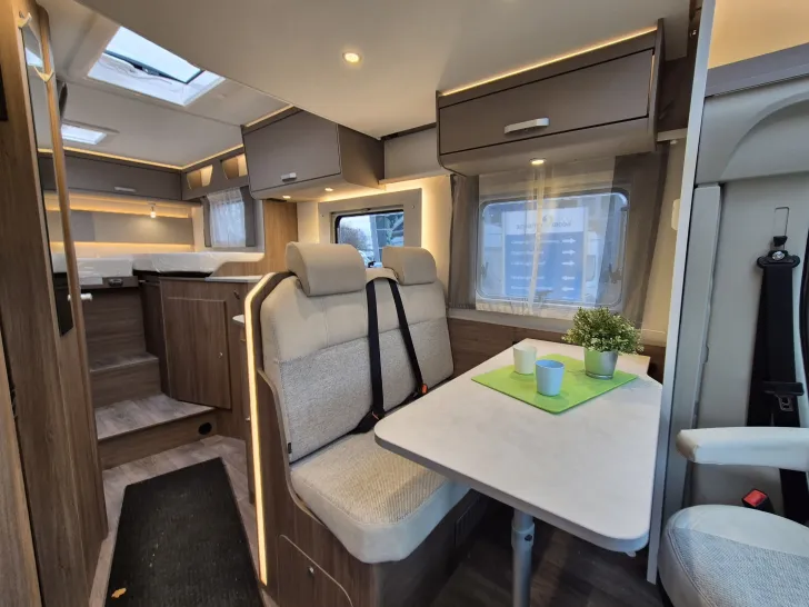 Fahrzeugbild Carado T338 pro+ *Automatik*Hubbett*Fahrradträger* #18