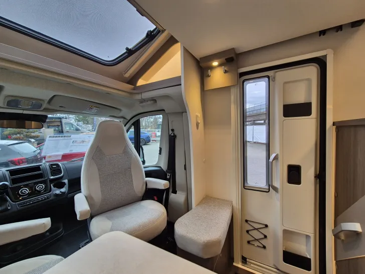 Fahrzeugbild Carado T338 pro+ *Automatik*Hubbett*Fahrradträger* #19