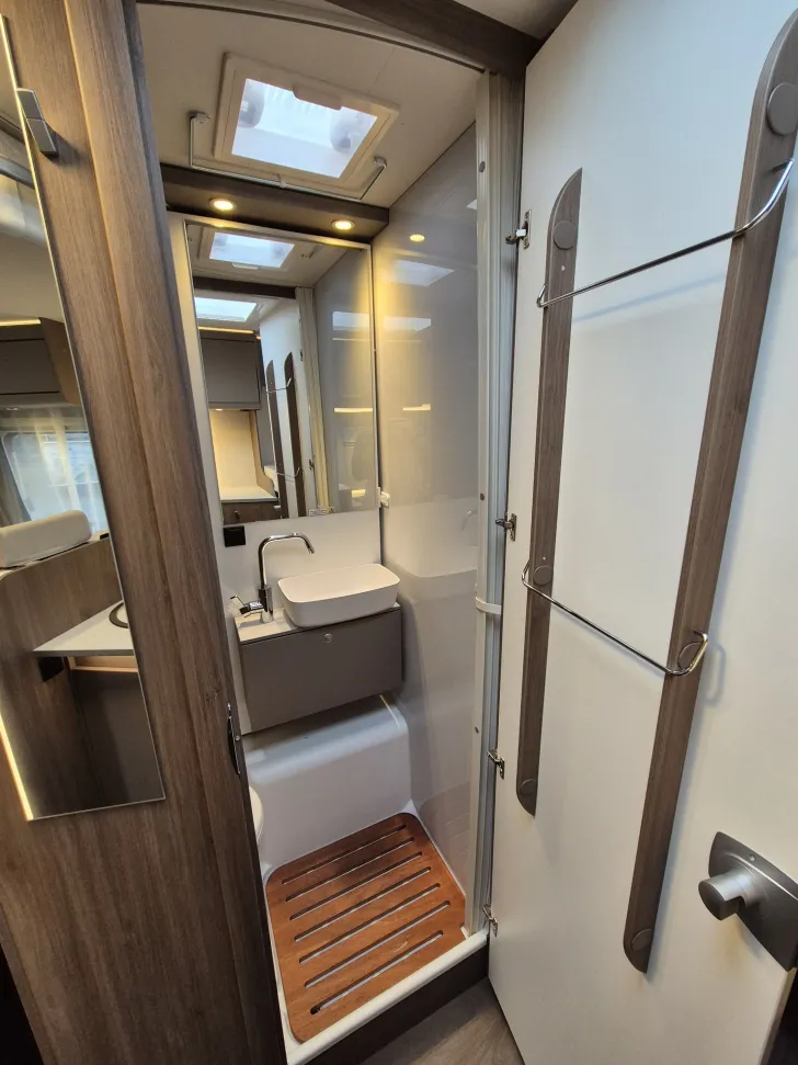 Fahrzeugbild Carado T338 pro+ *Automatik*Hubbett*Fahrradträger* #27