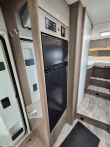 Fahrzeugbild Carado T447 pro+ *Hubbett*Markise*Safety-Paket* #16