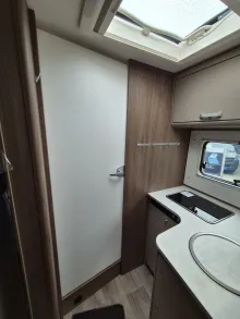 Fahrzeugbild Carado T447 pro+ *Hubbett*Markise*Safety-Paket* #23