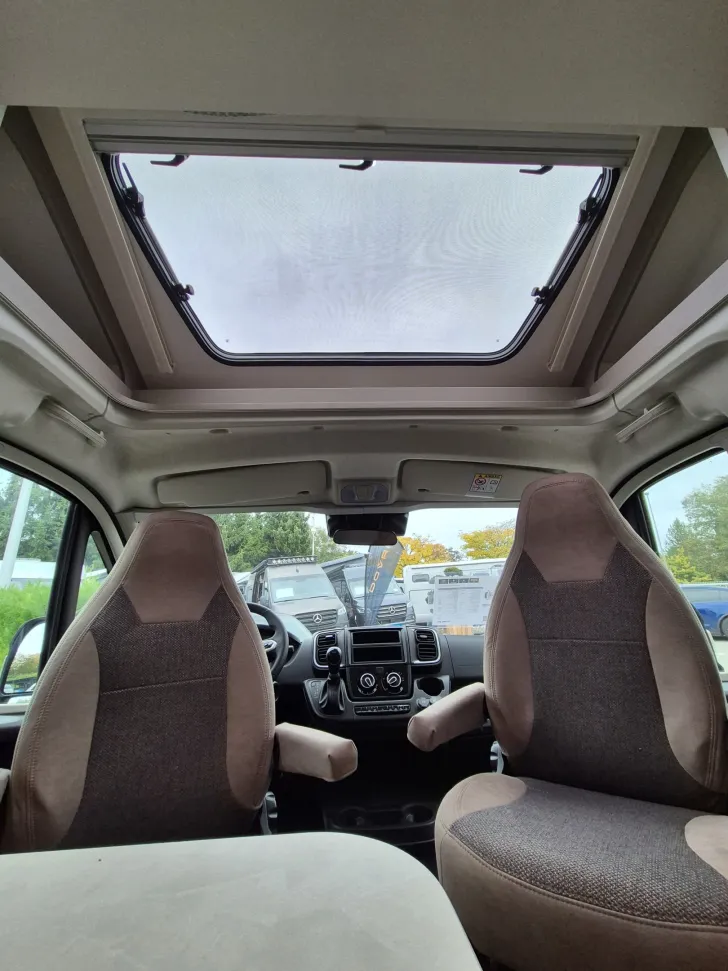 Fahrzeugbild Carado T447 pro+ *Hubbett*Markise*Safety-Paket* #37