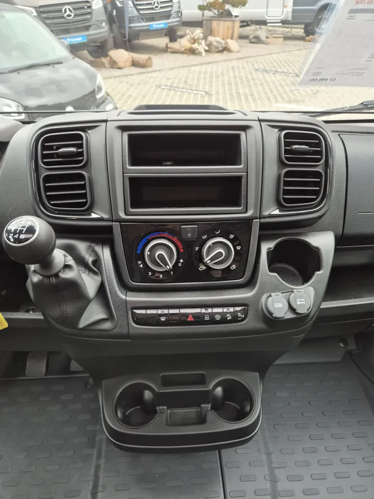 Fahrzeugbild Carado V337 *Markise*Fahrradträger* #11