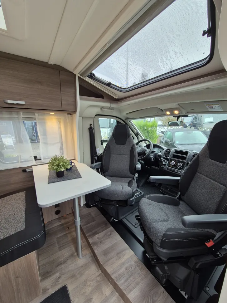 Fahrzeugbild Carado V337 *Markise*Fahrradträger* #12