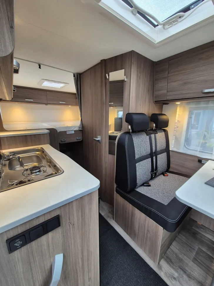 Fahrzeugbild Carado V337 *Markise*Fahrradträger* #13