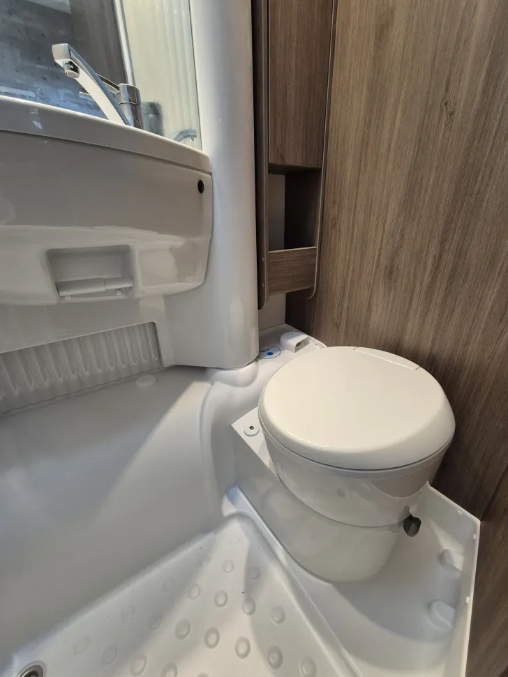 Fahrzeugbild Carado V337 *Markise*Fahrradträger* #25