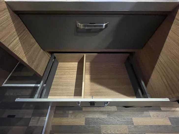 Fahrzeugbild Weinsberg CaraSuite 700 ME *Lithium*elektr. Parkbremse* #18