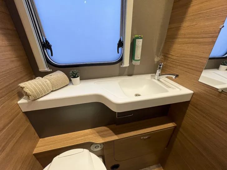 Fahrzeugbild Weinsberg CaraSuite 700 ME *Lithium*elektr. Parkbremse* #24