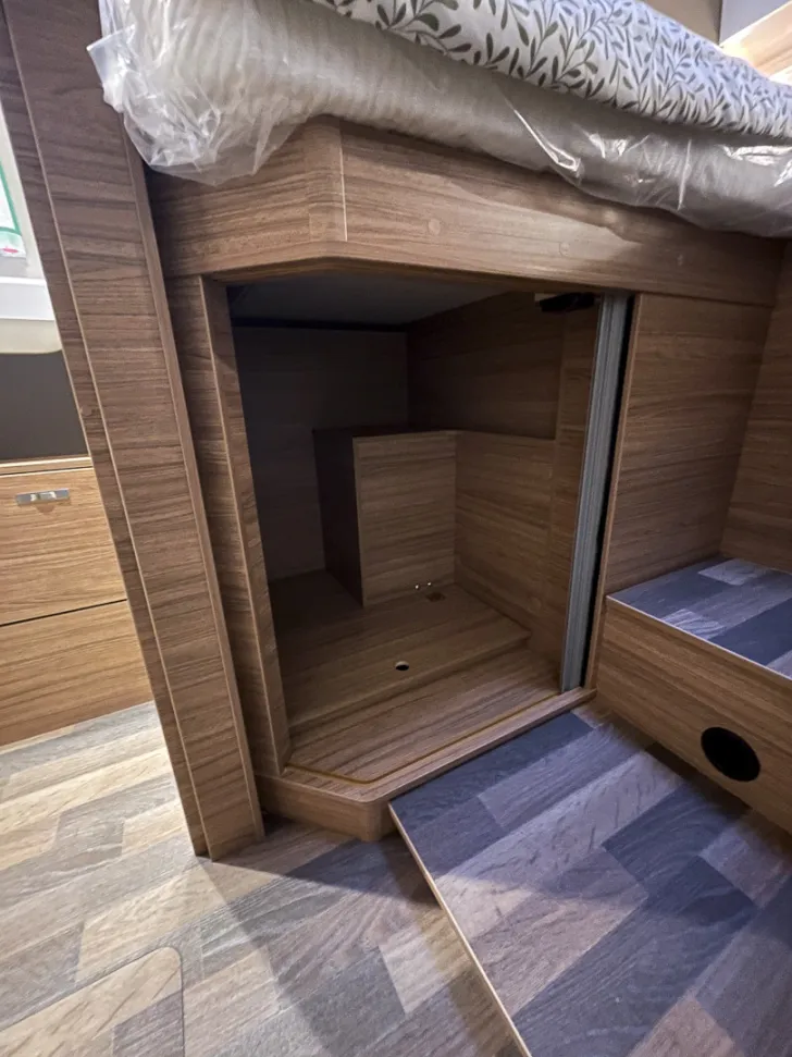 Fahrzeugbild Weinsberg CaraSuite 700 ME *Lithium*elektr. Parkbremse* #29