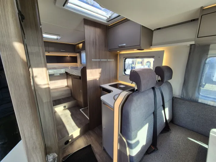 Fahrzeugbild Carado T447 pro+ *Hubbett*Bettumb.*Vorber.-Solar/RFK* #14