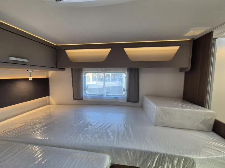 Fahrzeugbild Carado T447 pro+ *Hubbett*Bettumb.*Vorber.-Solar/RFK* #37