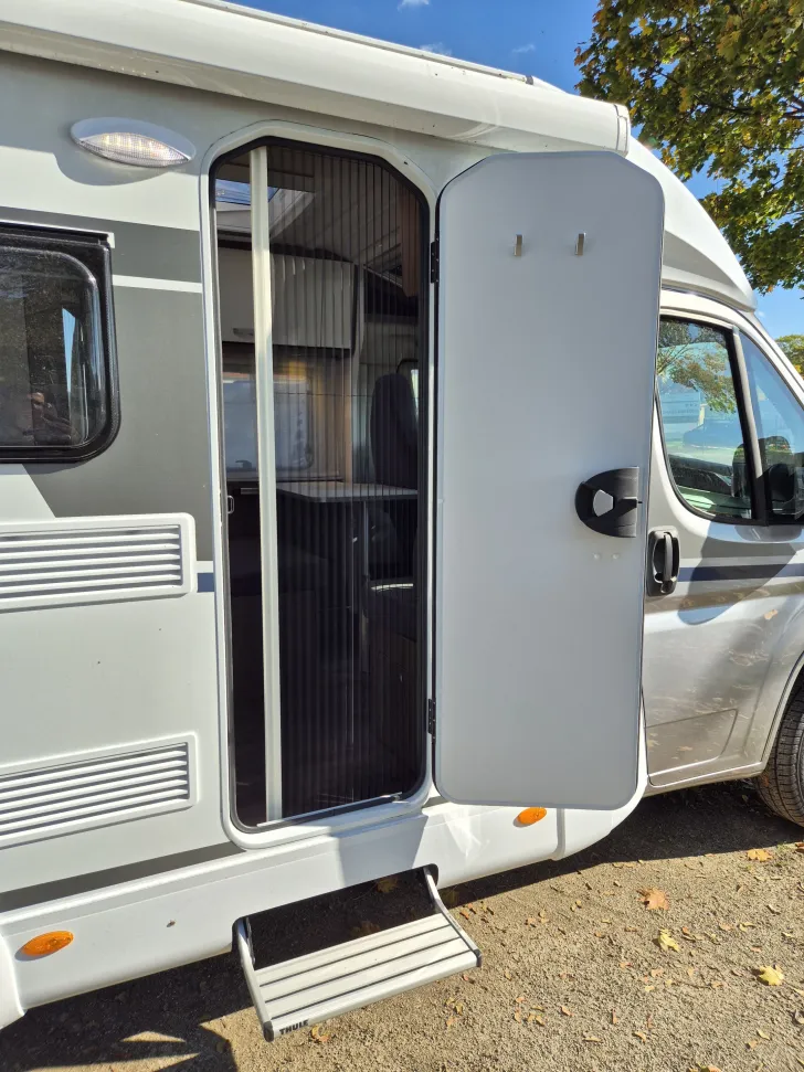 Fahrzeugbild Carado V132 pro+ *Bettenumbau*Safety*TV* #7