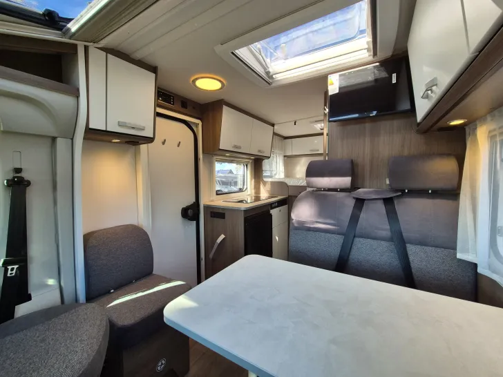 Fahrzeugbild Carado V132 pro+ *Bettenumbau*Safety*TV* #13