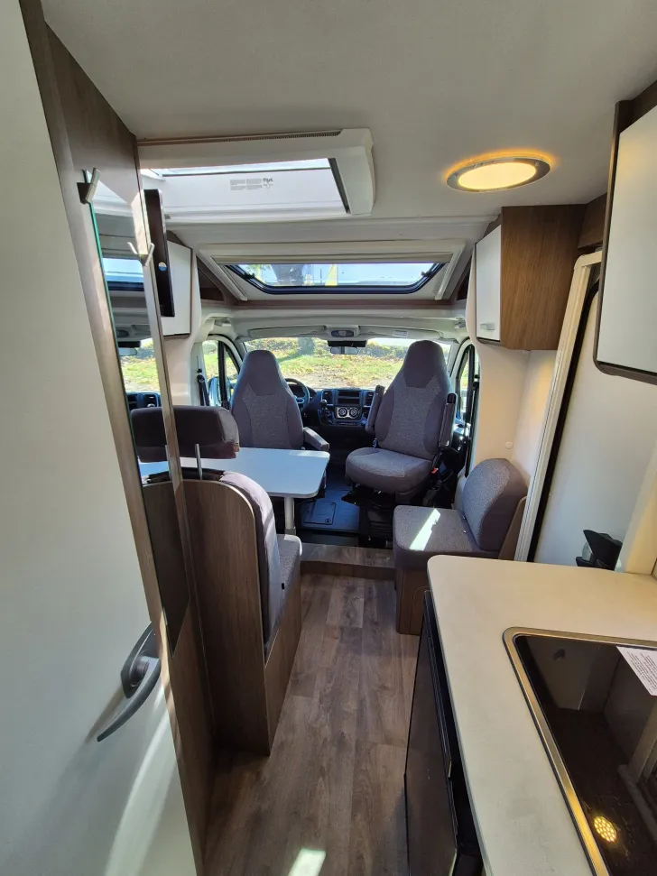 Fahrzeugbild Carado V132 pro+ *Bettenumbau*Safety*TV* #31