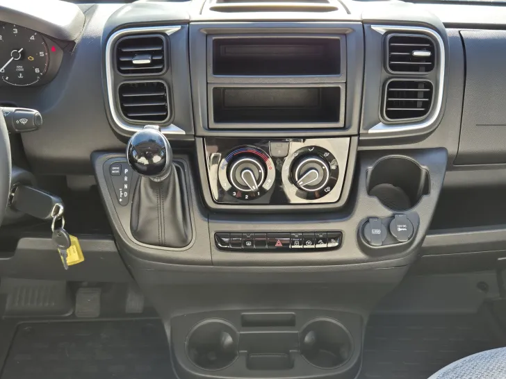 Fahrzeugbild Carado CV640 PRO+ Aufstelldach*Schwenkbad* #15