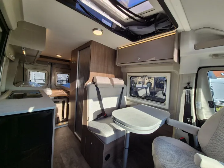 Fahrzeugbild Carado CV640 PRO+ Aufstelldach*Schwenkbad* #16