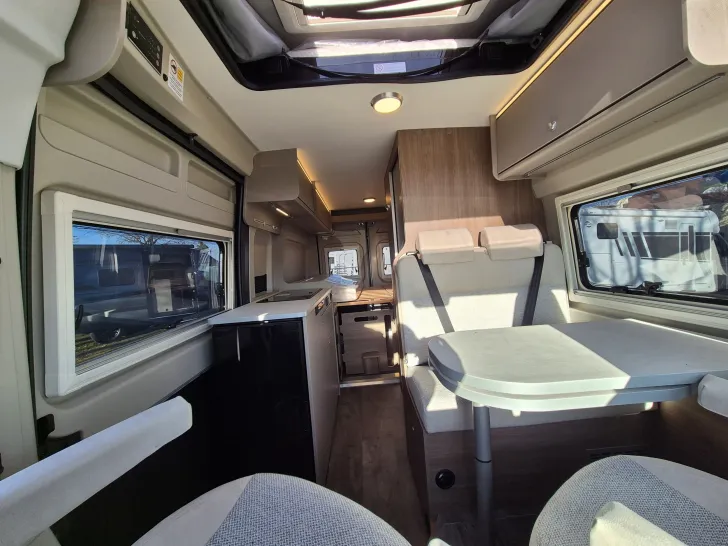 Fahrzeugbild Carado CV640 PRO+ Aufstelldach*Schwenkbad* #17