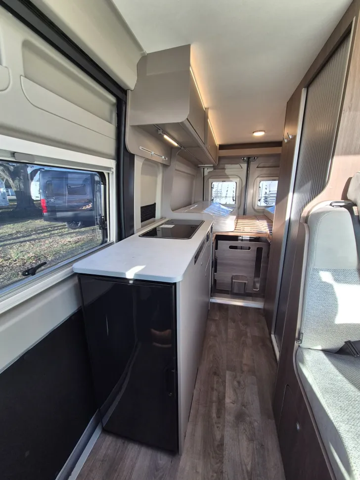 Fahrzeugbild Carado CV640 PRO+ Aufstelldach*Schwenkbad* #22