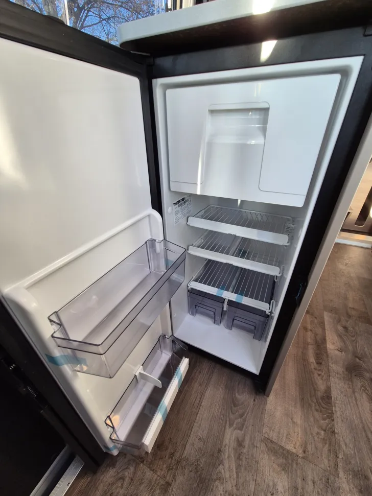 Fahrzeugbild Carado CV640 PRO+ Aufstelldach*Schwenkbad* #23