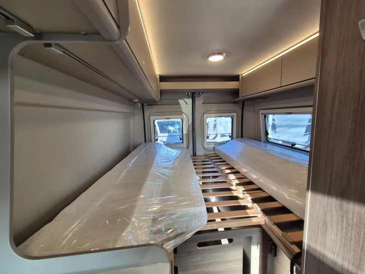 Fahrzeugbild Carado CV640 PRO+ Aufstelldach*Schwenkbad* #29