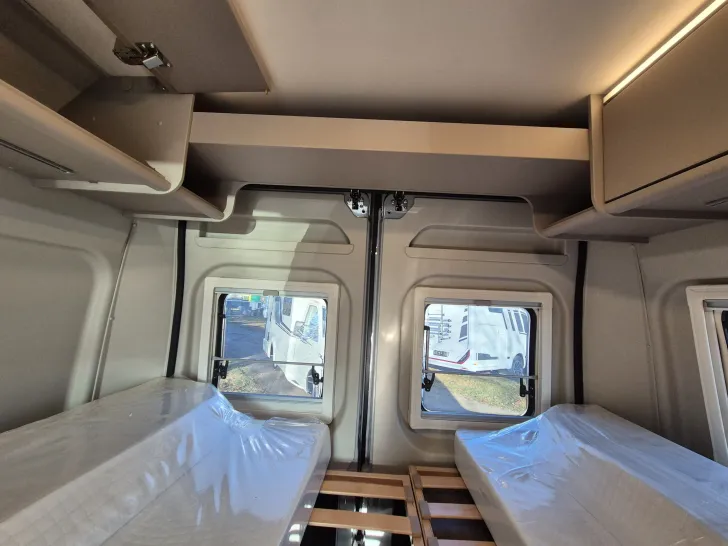 Fahrzeugbild Carado CV640 PRO+ Aufstelldach*Schwenkbad* #32