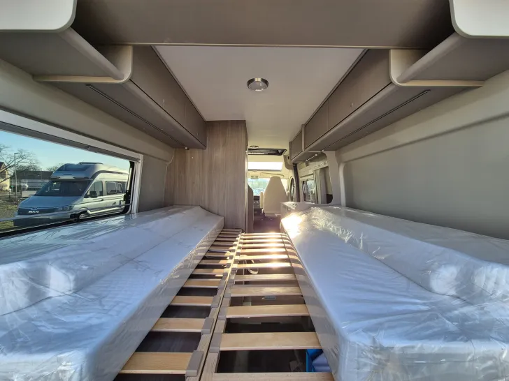 Fahrzeugbild Carado CV640 PRO+ Aufstelldach*Schwenkbad* #37