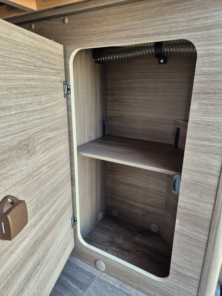 Fahrzeugbild Carado CV640 PRO+ Aufstelldach*Schwenkbad* #40