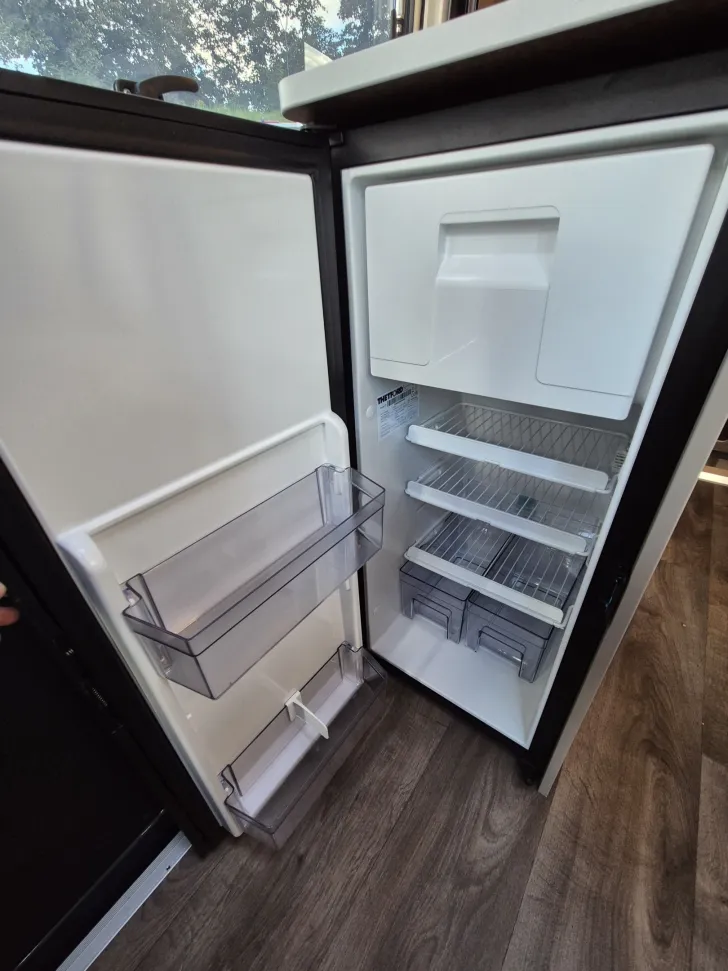 Fahrzeugbild Carado CV640 PRO+ Aufstelldach*Schwenkbad* #20