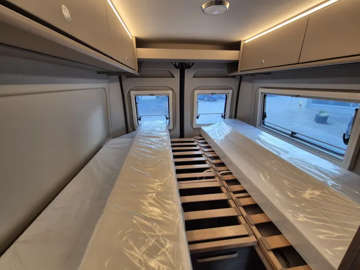 Fahrzeugbild Carado CV640 PRO+ Aufstelldach*Schwenkbad* #26