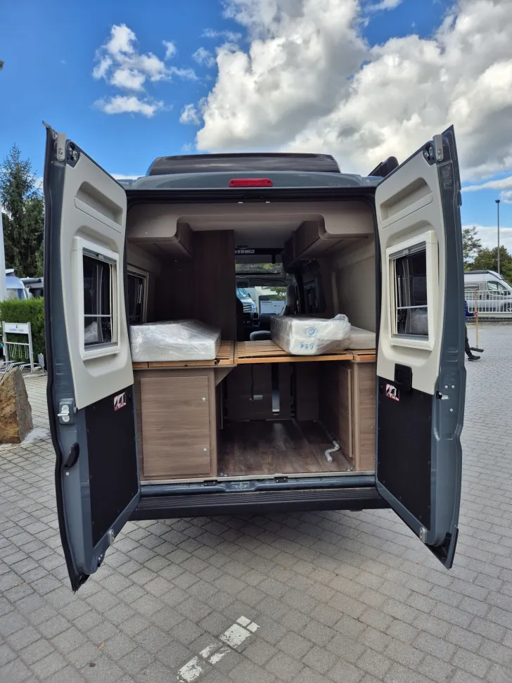 Fahrzeugbild Carado CV640 PRO+ Aufstelldach*Schwenkbad* #42