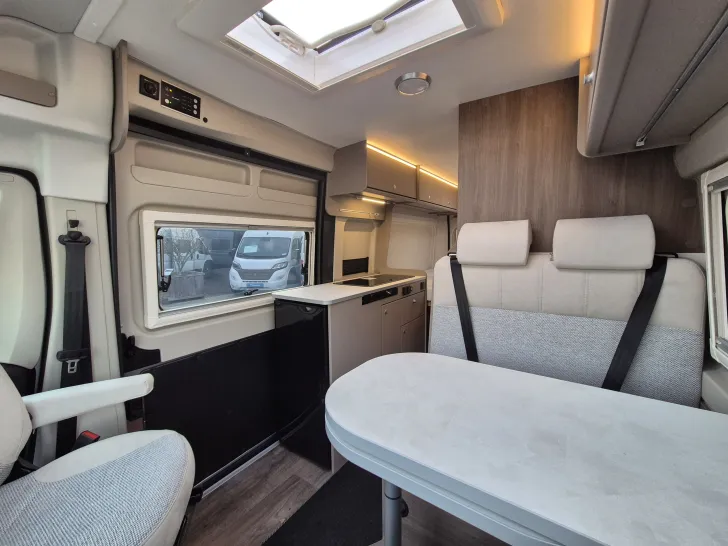 Fahrzeugbild Carado CV600 PRO+*Automatik*Schwenkbad* #12