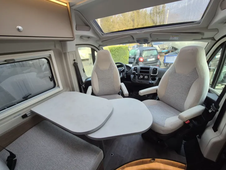 Fahrzeugbild Carado CV600 PRO+*Automatik*Schwenkbad* #15