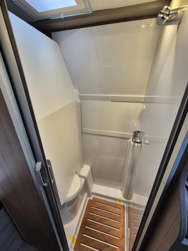 Fahrzeugbild Carado CV600 PRO+*Automatik*Schwenkbad* #23