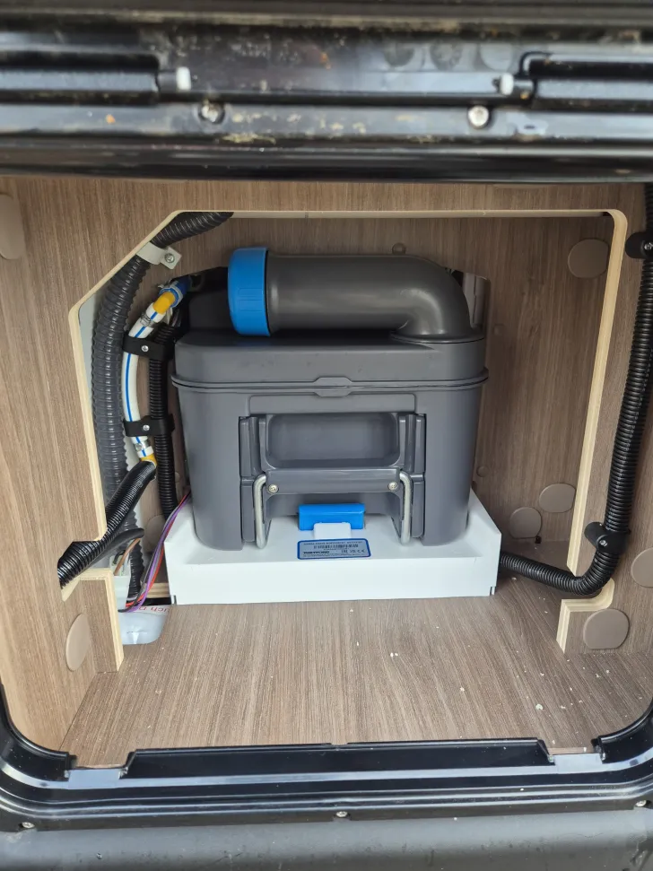 Fahrzeugbild Carado CV600 PRO+*Automatik*Schwenkbad* #38