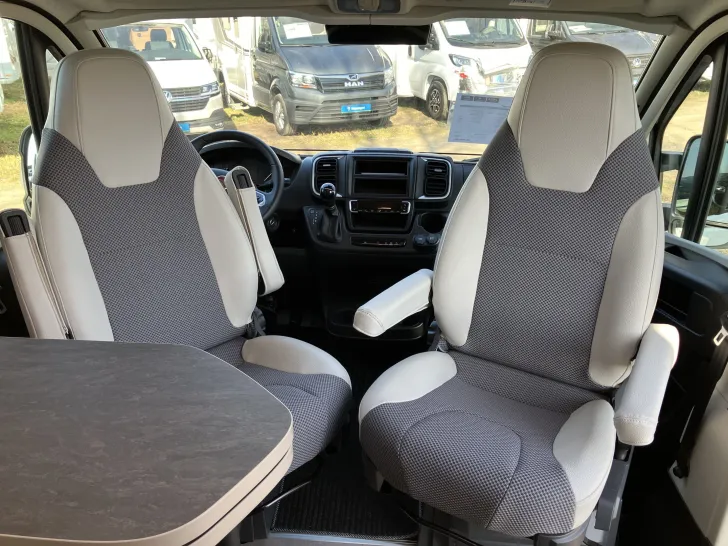 Fahrzeugbild VanTourer 600 D *Totwinkelassistent*Automatik* #7