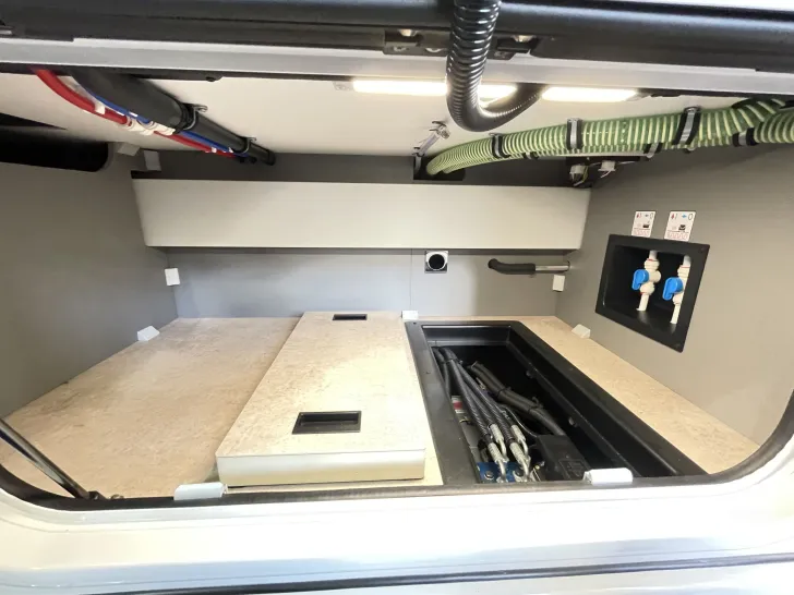 Fahrzeugbild Concorde CRUISER 891LR Diamond Series - 6 Schlafpl. #33