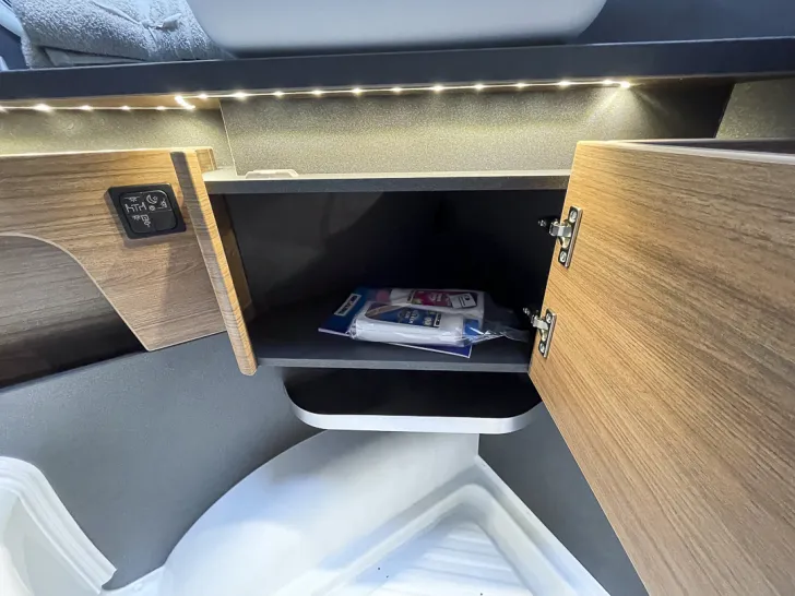 Fahrzeugbild Knaus AZUR 500 EU *Markise*DuoControl* #42