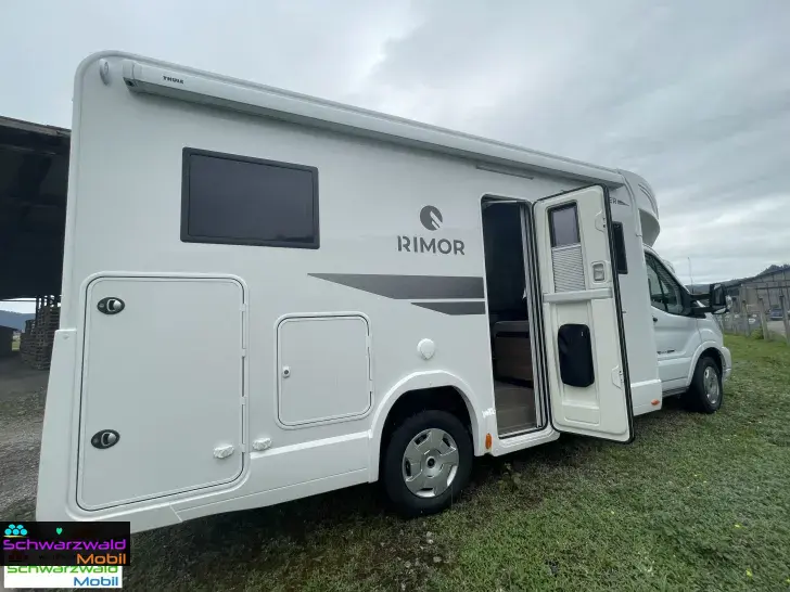 Fahrzeugbild Rimor SAILER 56 Autom., Markise, große Küche hinten #8