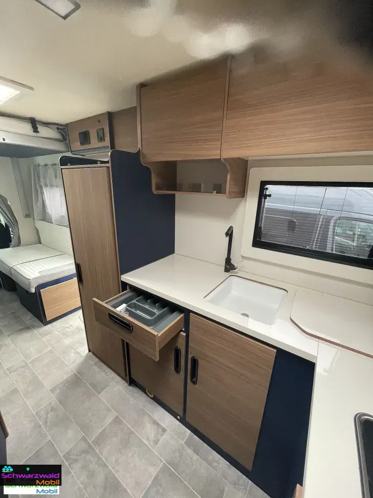 Fahrzeugbild Rimor SAILER 56 Autom., Markise, große Küche hinten #13