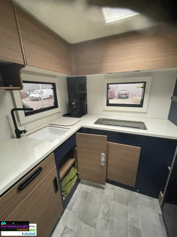 Fahrzeugbild Rimor SAILER 56 Autom., Markise, große Küche hinten #18