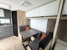 Fahrzeugbild Hobby De Luxe 460 SL/Bettverbreitung/Vorzeltsteckdose #5