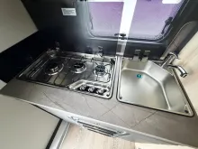 Fahrzeugbild Hobby De Luxe 460 SL/Bettverbreitung/Vorzeltsteckdose #9