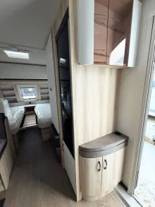 Fahrzeugbild Hobby De Luxe 460 SL/Bettverbreitung/Vorzeltsteckdose #15