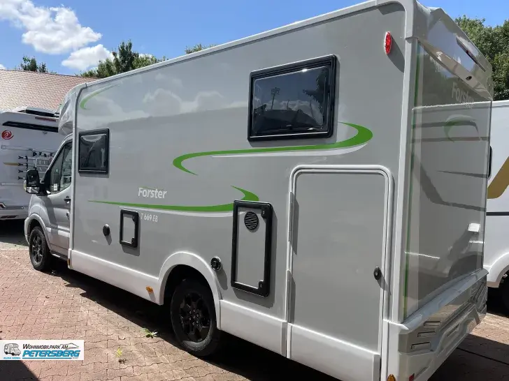 Fahrzeugbild Forster T 669 EB 165 PS * Automatik * Hubbett #4