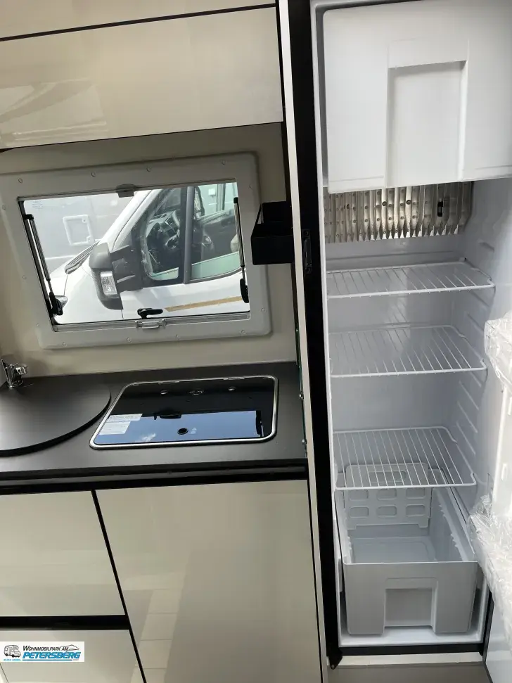 Fahrzeugbild Forster T 669 EB 165 PS * Automatik * Hubbett #10