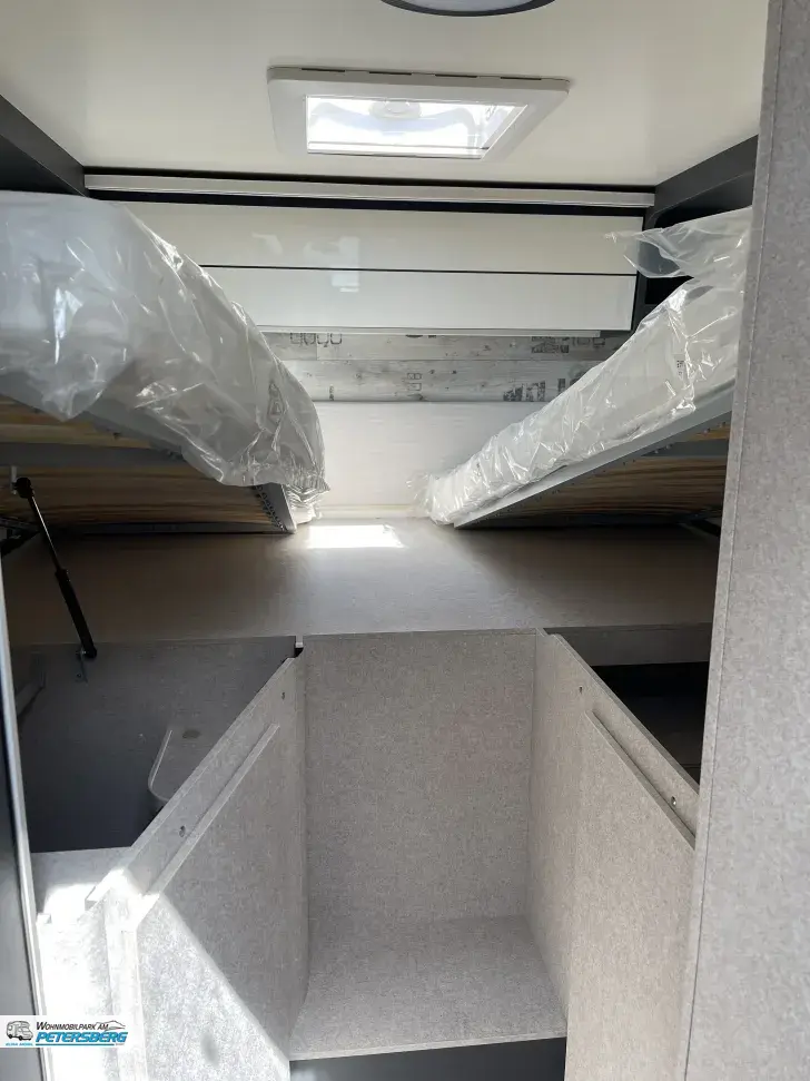 Fahrzeugbild Forster T 669 EB 165 PS * Automatik * Hubbett #12